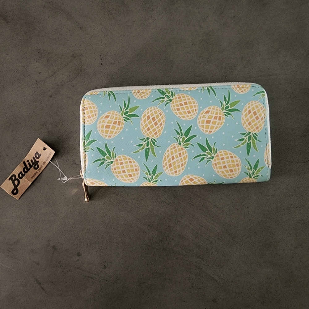 NWT Pineapple Wallet